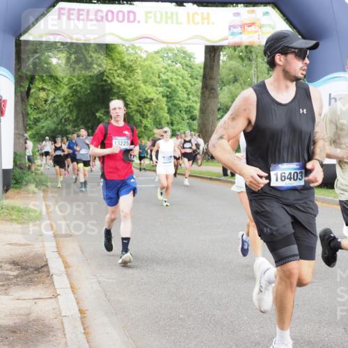29.06.2025 - hella hamburg halbmarathon MichiJ http://msf.ph/oto/8322036 29.06.2025 10:37:22 Zwischen KM18-KM19 1381, 1630, 2013, 4261, 6115, 7100, 8112, 8437, 8657, 9491, 9597, 9695, 10860, 12203, 13225, 13688, 14012, 14526, 15620, 15803, 16403, 16891, 18489, 19020 meine-sportfotos.de