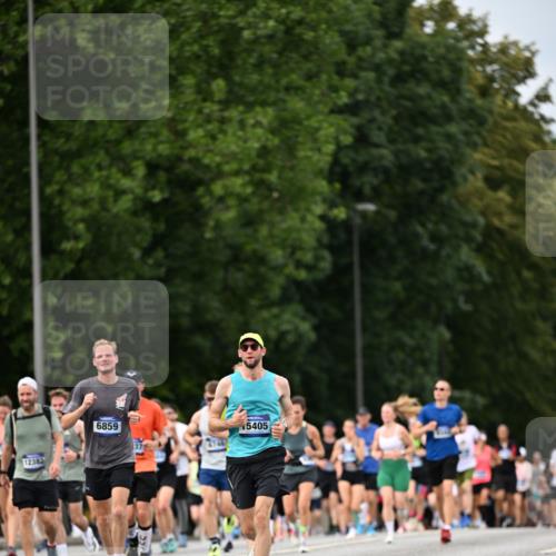 29.06.2025 - hella hamburg halbmarathon Dr. Thomas Lammeyer http://msf.ph/oto/8322039 29.06.2025 10:39:15 Kennedybrücke 1417, 1497, 1821, 1849, 2265, 2482, 3130, 3409, 4564, 4884, 5027, 5793, 6335, 6571, 6746, 6803, 6859, 7020, 7386, 7733, 8369, 9164, 9248, 9342, 10335, 10393, 10464, 10606 meine-sportfotos.de