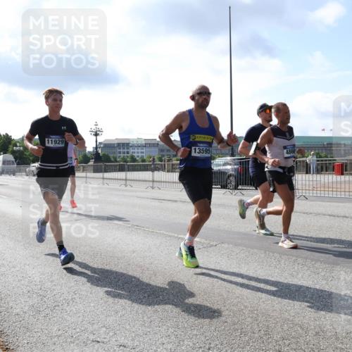 29.06.2025 - hella hamburg halbmarathon Lena Gebhardt http://msf.ph/oto/8322062 29.06.2025 09:48:11 Lombardsbrücke 11929, 1, 13595, 4860, 1164, 1385, 1505, 1562, 1710, 1743, 2196, 2296, 2714, 2767, 3959, 4602, 4860, 5091, 5092, 5315, 6684, 6829, 6990, 7884, 8362, 8901, 8933, 9178, 9944, 10384, 10404, 10793, 10900, 10968, 11202, 11227, 11620, 11745, 11929, 12290, 12462, 12488, 12514, 12865, 12916, 13514, 13595, 13798, 13854, 13975, 14387, 14601, 14875, 14908, 14934, 14952, 15015, 15261, 15415, 15701, 15931, 15959, 15965, 16119, 16158, 16964 meine-sportfotos.de