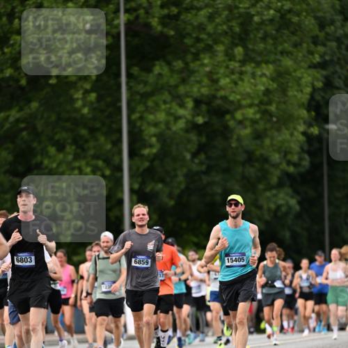 29.06.2025 - hella hamburg halbmarathon Dr. Thomas Lammeyer http://msf.ph/oto/8322093 29.06.2025 10:39:16 Kennedybrücke 1417, 1497, 1821, 1849, 2265, 2482, 3130, 3409, 4564, 4884, 5027, 5793, 6335, 6379, 6571, 6746, 6803, 6859, 7020, 7386, 7733, 8369, 9164, 9248, 9342, 10335, 10393, 10464, 10606, 11320 meine-sportfotos.de