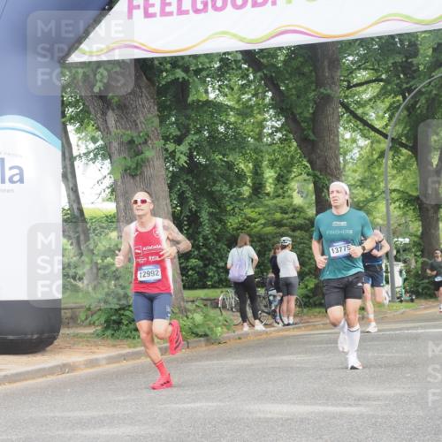 29.06.2025 - hella hamburg halbmarathon KatJ http://msf.ph/oto/8322099 29.06.2025 10:16:37 Zwischen KM18-KM19 7380 meine-sportfotos.de