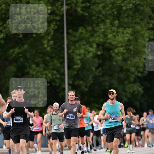 29.06.2025 - hella hamburg halbmarathon Dr. Thomas Lammeyer http://msf.ph/oto/8322120 29.06.2025 10:39:16 Kennedybrücke 1417, 1497, 1821, 1849, 2265, 2482, 3130, 3409, 4564, 4884, 5027, 5793, 6335, 6379, 6571, 6746, 6803, 6859, 7020, 7386, 7733, 8369, 9164, 9248, 9342, 10335, 10393, 10464, 10606, 11320 meine-sportfotos.de