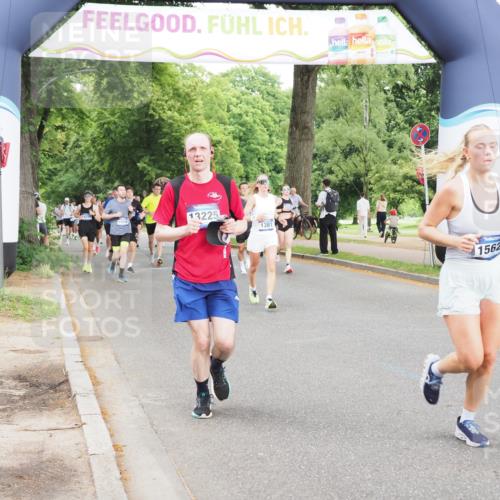 29.06.2025 - hella hamburg halbmarathon MichiJ http://msf.ph/oto/8322122 29.06.2025 10:37:22 Zwischen KM18-KM19 1381, 1630, 2013, 4261, 6115, 7100, 8112, 8437, 8657, 9491, 9597, 9695, 10860, 12203, 13225, 13688, 14012, 14526, 15620, 15803, 16403, 16891, 18489, 19020 meine-sportfotos.de