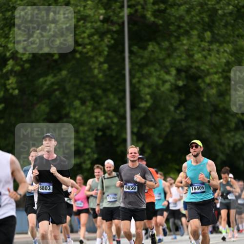 29.06.2025 - hella hamburg halbmarathon Dr. Thomas Lammeyer http://msf.ph/oto/8322132 29.06.2025 10:39:16 Kennedybrücke 1417, 1497, 1821, 1849, 2265, 2482, 3130, 3409, 4564, 4884, 5027, 5793, 6335, 6379, 6571, 6746, 6803, 6859, 7020, 7386, 7733, 8369, 9164, 9248, 9342, 10335, 10393, 10464, 10606, 11320 meine-sportfotos.de