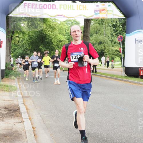 29.06.2025 - hella hamburg halbmarathon MichiJ http://msf.ph/oto/8322186 29.06.2025 10:37:23 Zwischen KM18-KM19 1381, 1630, 2013, 4261, 6115, 7100, 8112, 8657, 9491, 9695, 10860, 13225, 13688, 14012, 14526, 15523, 15620, 15803, 16403, 16891, 18489, 19020 meine-sportfotos.de