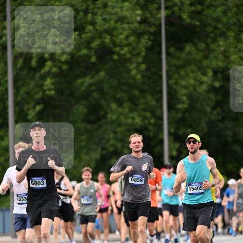 29.06.2025 - hella hamburg halbmarathon Dr. Thomas Lammeyer http://msf.ph/oto/8322199 29.06.2025 10:39:17 Kennedybrücke 1417, 1497, 1821, 1849, 2265, 2482, 3130, 3409, 4564, 4884, 5027, 5793, 6335, 6379, 6571, 6746, 6803, 6859, 7020, 7386, 7733, 8369, 9164, 9248, 9342, 10335, 10358, 10393, 10464, 10606, 11320 meine-sportfotos.de