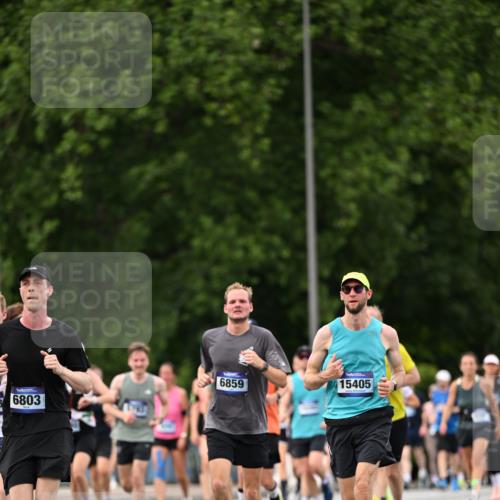 29.06.2025 - hella hamburg halbmarathon Dr. Thomas Lammeyer http://msf.ph/oto/8322225 29.06.2025 10:39:18 Kennedybrücke 1417, 1497, 1821, 1849, 2265, 2482, 3130, 3409, 4564, 4884, 5027, 5793, 6335, 6379, 6571, 6746, 6803, 6859, 7020, 7386, 7733, 8369, 9164, 9248, 9342, 10335, 10358, 10393, 10464, 10606, 11320 meine-sportfotos.de