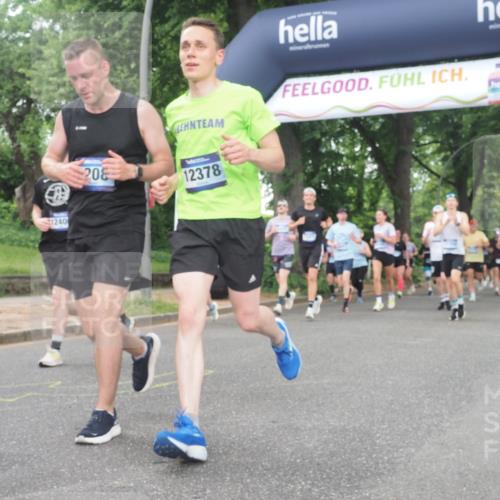 29.06.2025 - hella hamburg halbmarathon KatJ http://msf.ph/oto/8322410 29.06.2025 10:46:04 Zwischen KM18-KM19 2957, 3181, 3425, 6208, 6997, 7259, 7287, 8089 meine-sportfotos.de