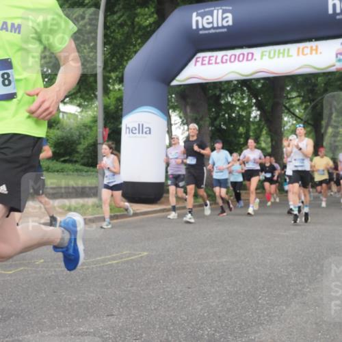 29.06.2025 - hella hamburg halbmarathon KatJ http://msf.ph/oto/8322426 29.06.2025 10:46:05 Zwischen KM18-KM19 2957, 3181, 3425, 6208, 6997, 7259, 7287, 8089 meine-sportfotos.de