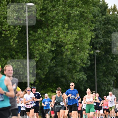 29.06.2025 - hella hamburg halbmarathon Dr. Thomas Lammeyer http://msf.ph/oto/8322431 29.06.2025 10:39:19 Kennedybrücke 1417, 1497, 1821, 1849, 2265, 2482, 3130, 3409, 4564, 4884, 5027, 5793, 6335, 6379, 6571, 6746, 6803, 6859, 7020, 7386, 7733, 8369, 9164, 9248, 9342, 10335, 10358, 10393, 10464, 10606, 11320 meine-sportfotos.de