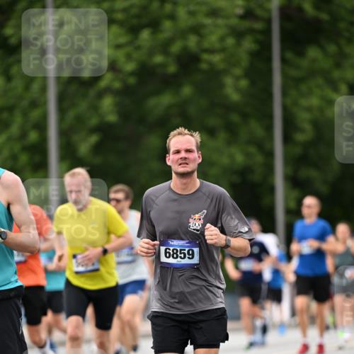 29.06.2025 - hella hamburg halbmarathon Dr. Thomas Lammeyer http://msf.ph/oto/8322501 29.06.2025 10:39:21 Kennedybrücke 1417, 1497, 1821, 1849, 2265, 2482, 3130, 3170, 3409, 3958, 4333, 4564, 4696, 4884, 5027, 5793, 6335, 6365, 6379, 6397, 6571, 6746, 6803, 6859, 7020, 7386, 7733, 8249, 8369, 9164, 9248, 9342, 10335, 10358, 10393, 10464, 10606, 11320 meine-sportfotos.de