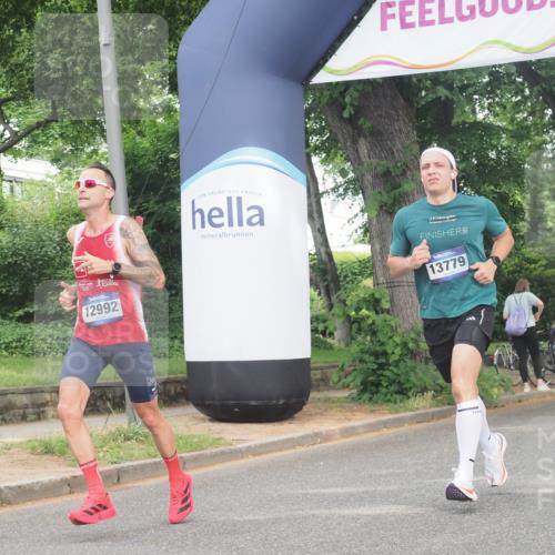 29.06.2025 - hella hamburg halbmarathon KatJ http://msf.ph/oto/8322510 29.06.2025 10:16:38 Zwischen KM18-KM19 7380 meine-sportfotos.de