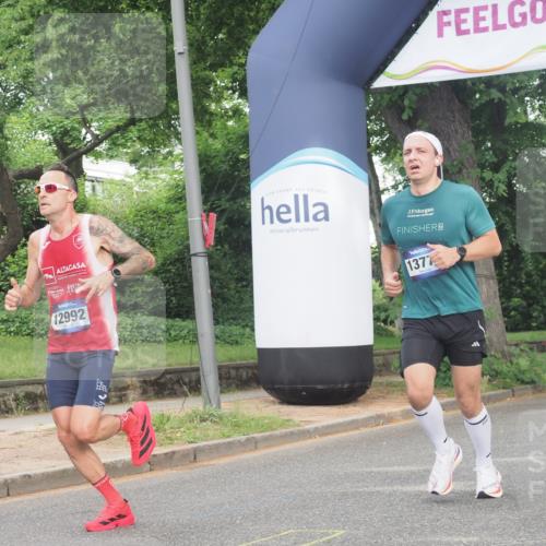 29.06.2025 - hella hamburg halbmarathon KatJ http://msf.ph/oto/8322593 29.06.2025 10:16:39 Zwischen KM18-KM19 7380 meine-sportfotos.de