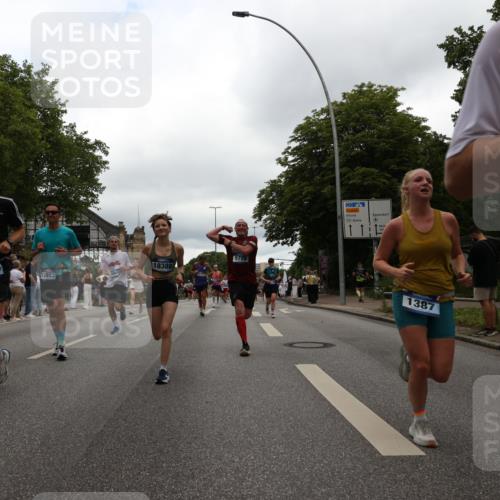 29.06.2025 - hella hamburg halbmarathon Yannick Fuchs http://msf.ph/oto/8322841 29.06.2025 10:51:17 20KM 1200, 1239, 1387, 1563, 1715, 1719, 1972, 2282, 2417, 2652, 3575, 4261, 5015, 5134, 5391, 5457, 5458, 5728, 6720, 6892, 7159, 7269, 8744, 9577, 10383, 10408, 11043, 11832, 12144, 12509, 12773, 12774, 13245, 13376, 13523, 13664, 14361, 14737, 14881, 14951, 15090, 15110, 15125, 15189, 15220, 15349, 15664, 16093, 16418, 16830, 16909, 17201, 17758, 17769, 17828, 17848, 18388 meine-sportfotos.de