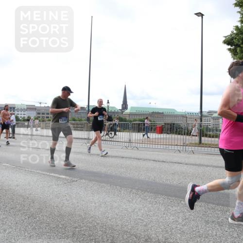29.06.2025 - hella hamburg halbmarathon Lena Gebhardt http://msf.ph/oto/8322892 29.06.2025 10:23:02 Lombardsbrücke 15469, 12207, 7919, 1029, 1853, 2294, 2479, 2766, 2886, 2925, 3003, 3029, 3034, 3600, 3601, 4190, 4266, 4793, 5223, 5343, 5629, 5798, 6502, 6578, 6784, 6785, 6849, 6899, 7188, 7190, 7266, 7276, 7529, 7891, 7925, 8355, 8687, 8688, 8716, 8918, 8920, 8931, 9133, 9256, 9301, 9877, 9913, 10205, 10739, 10826, 11798, 12025, 12073, 12190, 12265, 13560, 13921, 14041, 14338, 14525, 14801, 14821, 16416, 16558, 17013, 17099, 17207, 17299, 17719 meine-sportfotos.de