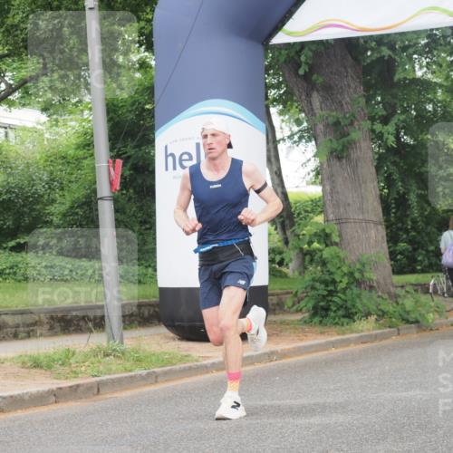 29.06.2025 - hella hamburg halbmarathon KatJ http://msf.ph/oto/8322903 29.06.2025 10:16:41 Zwischen KM18-KM19 7380 meine-sportfotos.de