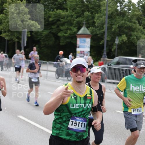 29.06.2025 - hella hamburg halbmarathon Jannik Wohlers http://msf.ph/oto/8322919 29.06.2025 10:39:38 Lombardsbrücke 1058, 1076, 1291, 1586, 1691, 1899, 2019, 2254, 2313, 2866, 2888, 3515, 3607, 3882, 3883, 3884, 4173, 4471, 5229, 5263, 5654, 5877, 5901, 6097, 6548, 6698, 6750, 6890, 6920, 7045, 7455, 7456, 8107, 8612, 8622, 8815, 8865, 8866, 9080, 9187, 9195, 9292, 9495, 10648, 10806, 10818, 10901, 10939, 10953, 11188, 11242, 11244, 11874, 12414, 12883, 12906, 13005, 13069, 13577, 13644, 14327, 14578, 15111, 16532, 16784, 18157, 19163 meine-sportfotos.de