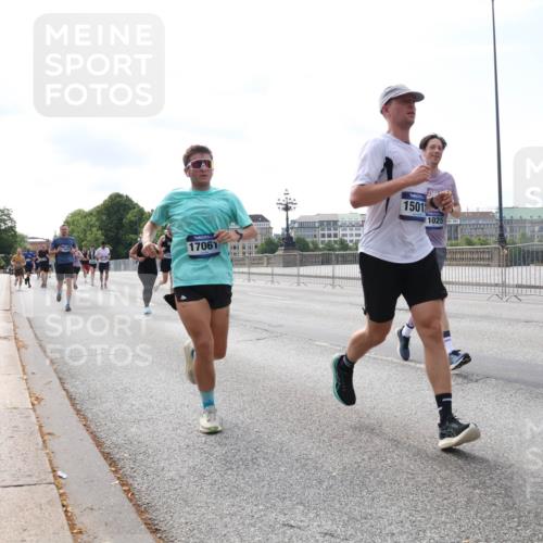 29.06.2025 - hella hamburg halbmarathon Lena Gebhardt http://msf.ph/oto/8322974 29.06.2025 10:12:49 Lombardsbrücke 17061, 15012, 1025, 0, 1020, 1051, 1249, 1610, 1785, 1850, 1851, 1939, 2531, 2891, 2942, 2963, 2964, 3182, 3248, 3262, 4453, 4499, 4532, 4554, 5150, 5166, 5597, 5598, 6207, 6822, 6966, 7014, 7873, 7907, 8398, 8405, 8917, 8971, 9141, 9254, 9405, 10067, 10402, 10581, 10685, 11025, 11720, 12456, 13566, 13816, 14404, 14540, 14868, 14869, 15012, 15369, 15531, 16255, 16323, 16473, 16826, 16911, 17061, 17699, 17994, 18178, 18320, 18493, 18530 meine-sportfotos.de