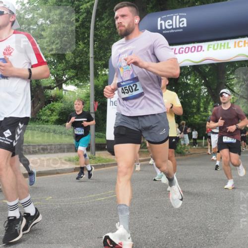 29.06.2025 - hella hamburg halbmarathon KatJ http://msf.ph/oto/8322976 29.06.2025 10:46:08 Zwischen KM18-KM19 3181, 3425, 3983, 4502, 6208, 6997, 7287, 8089 meine-sportfotos.de