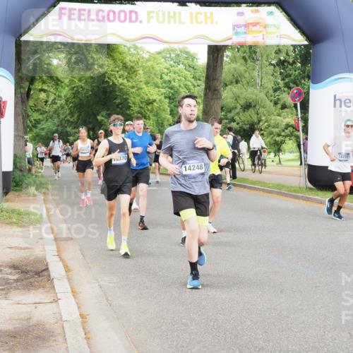 29.06.2025 - hella hamburg halbmarathon MichiJ http://msf.ph/oto/8322993 29.06.2025 10:37:26 Zwischen KM18-KM19 1216, 1381, 4261, 5978, 6712, 9695, 13159, 13225, 13688, 14012, 14248, 14526, 15523, 15620, 16403, 16731, 18064, 18370, 18489, 19020 meine-sportfotos.de
