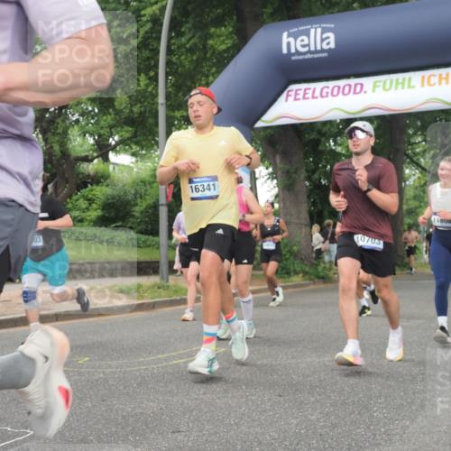 29.06.2025 - hella hamburg halbmarathon KatJ http://msf.ph/oto/8323021 29.06.2025 10:46:09 Zwischen KM18-KM19 3425, 3983, 4502, 6997, 7065, 7287, 8585 meine-sportfotos.de