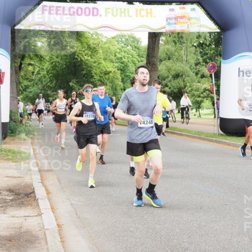 29.06.2025 - hella hamburg halbmarathon MichiJ http://msf.ph/oto/8323034 29.06.2025 10:37:26 Zwischen KM18-KM19 1216, 1381, 4261, 5978, 6712, 9695, 13159, 13225, 13688, 14012, 14248, 14526, 15523, 15620, 16403, 16731, 18064, 18370, 18489, 19020 meine-sportfotos.de