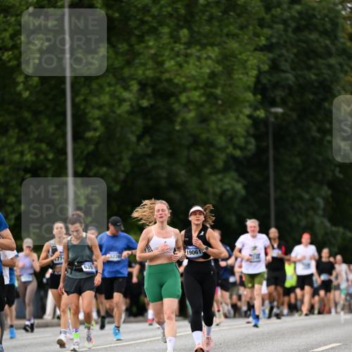 29.06.2025 - hella hamburg halbmarathon Dr. Thomas Lammeyer http://msf.ph/oto/8323148 29.06.2025 10:39:23 Kennedybrücke 1417, 1497, 1821, 1849, 2198, 2265, 2482, 3170, 3409, 3958, 4333, 4564, 4696, 4884, 5027, 5793, 6335, 6365, 6379, 6397, 6571, 6746, 6803, 6859, 7020, 7386, 7733, 8249, 8369, 9164, 9248, 9342, 9803, 10335, 10358, 10393, 10464, 10606, 11320 meine-sportfotos.de