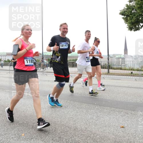 29.06.2025 - hella hamburg halbmarathon Lena Gebhardt http://msf.ph/oto/8323150 29.06.2025 10:47:19 Lombardsbrücke 1185, 18147, 423, 16, 1073, 1185, 1286, 1363, 1434, 1463, 1523, 1593, 1607, 1704, 1720, 1961, 2148, 2211, 2327, 2407, 2537, 2555, 2556, 2665, 2882, 2981, 2994, 3339, 3823, 4037, 4184, 4239, 4325, 4483, 4806, 4895, 4974, 4975, 5111, 5114, 5621, 5622, 5796, 5895, 5953, 6255, 6256, 6485, 6496, 6879, 6995, 7073, 7403, 7430, 7431, 7630, 7631, 8105, 8131, 8270, 8486, 8684, 8706, 8915, 8953, 8967, 9018, 11351, 11458, 11730, 11738 meine-sportfotos.de
