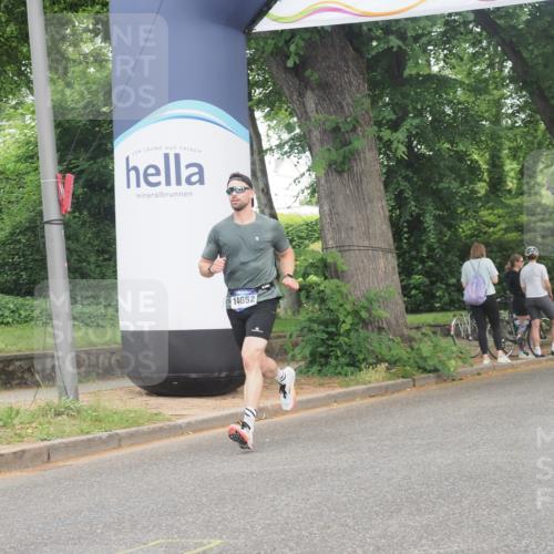 29.06.2025 - hella hamburg halbmarathon KatJ http://msf.ph/oto/8323328 29.06.2025 10:16:44 Zwischen KM18-KM19  meine-sportfotos.de