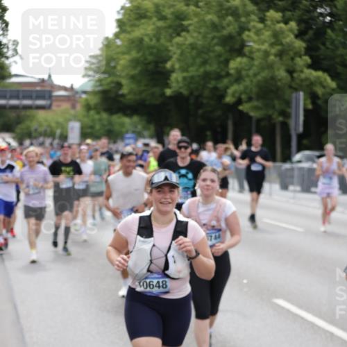 29.06.2025 - hella hamburg halbmarathon Jannik Wohlers http://msf.ph/oto/8323388 29.06.2025 10:39:40 Lombardsbrücke 1058, 1076, 1291, 1586, 1691, 1899, 2019, 2254, 2866, 2888, 3515, 3607, 3808, 3882, 3883, 3884, 4173, 4471, 5229, 5263, 5654, 5877, 5901, 6097, 6548, 6698, 6750, 6890, 6920, 7045, 7455, 7456, 8107, 8622, 8815, 8865, 8866, 9187, 9195, 9292, 9495, 10648, 10806, 10818, 10953, 11188, 11242, 11244, 11717, 11874, 12414, 12883, 12906, 13005, 13069, 13577, 13651, 14327, 14578, 15111, 16784, 18157, 19163 meine-sportfotos.de