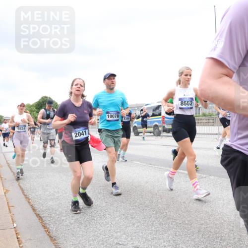 29.06.2025 - hella hamburg halbmarathon Lena Gebhardt http://msf.ph/oto/8323420 29.06.2025 10:57:34 Lombardsbrücke 9824, 127, 2041, 10078, 8386, 8552, 1, 1123, 1242, 1248, 1265, 1643, 2015, 2041, 2370, 2451, 2567, 2900, 3191, 3195, 3385, 3388, 3433, 3723, 3750, 3851, 3954, 4059, 4086, 4106, 4180, 4197, 4485, 4521, 4611, 4830, 4998, 5057, 5117, 5316, 5632, 5639, 5736, 5738, 6053, 6827, 6832, 6857, 6916, 7172, 7193, 7592, 7720, 7728, 7787, 8035, 8159, 8224, 8287, 8386, 8474, 8540, 8552, 8679, 8708, 8773, 8851, 8853, 8873, 9059, 9110, 9233, 9318, 9394, 9496, 9613 meine-sportfotos.de
