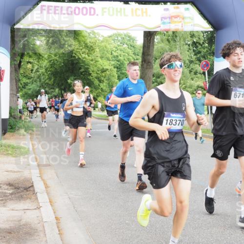 29.06.2025 - hella hamburg halbmarathon MichiJ http://msf.ph/oto/8323430 29.06.2025 10:37:28 Zwischen KM18-KM19 1216, 1381, 5978, 6712, 9551, 13159, 13688, 14248, 15523, 16731, 17384, 17908, 18064, 18370 meine-sportfotos.de