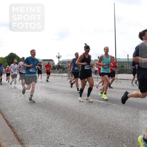 29.06.2025 - hella hamburg halbmarathon Lena Gebhardt http://msf.ph/oto/8323571 29.06.2025 10:23:06 Lombardsbrücke 853, 16863, 7891, 4190, 13248, 17657, 1029, 1362, 1853, 2294, 2766, 2925, 3003, 3029, 3034, 3600, 3601, 4190, 4266, 4728, 4793, 5223, 5343, 5629, 6502, 6578, 6784, 6785, 6849, 7188, 7190, 7266, 7529, 7820, 7891, 7925, 8687, 8688, 8716, 8918, 8920, 9133, 9256, 9301, 9877, 9913, 10205, 10739, 10826, 11798, 12025, 12073, 12190, 12265, 13560, 13921, 14041, 14338, 14525, 14801, 14821, 16416, 16558, 17013, 17099, 17207, 17299, 17719 meine-sportfotos.de