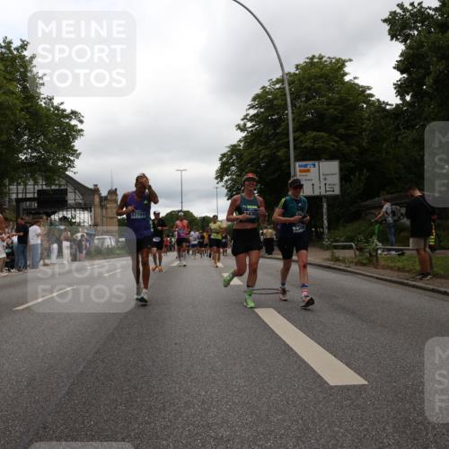 29.06.2025 - hella hamburg halbmarathon Yannick Fuchs http://msf.ph/oto/8323620 29.06.2025 10:51:19 20KM 1200, 1239, 1387, 1563, 1715, 1719, 1972, 2236, 2282, 2652, 3575, 4261, 5015, 5134, 5391, 5457, 5458, 5728, 6720, 6892, 7159, 7269, 8744, 9450, 10383, 10408, 11832, 12144, 12509, 12773, 12774, 13245, 13376, 13523, 13664, 14361, 14737, 14881, 14951, 15090, 15110, 15125, 15189, 15220, 15349, 15664, 16093, 16418, 16830, 16909, 17201, 17758, 17769, 17848, 18388, 18508 meine-sportfotos.de