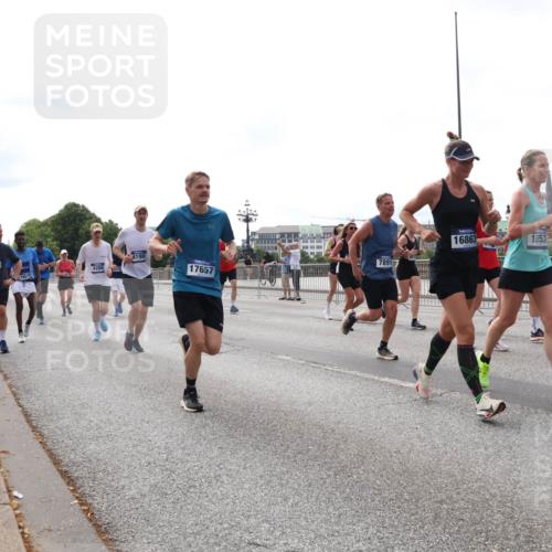 29.06.2025 - hella hamburg halbmarathon Lena Gebhardt http://msf.ph/oto/8323690 29.06.2025 10:23:06 Lombardsbrücke 13248, 4266, 4190, 78917, 17657, 16863, 1853, 9, 3, 1029, 1362, 1853, 2294, 2766, 2925, 3003, 3029, 3034, 3600, 3601, 4190, 4266, 4728, 4793, 5223, 5343, 5629, 6502, 6578, 6784, 6785, 6849, 7188, 7190, 7266, 7529, 7820, 7891, 7925, 8687, 8688, 8716, 8918, 8920, 9133, 9256, 9301, 9877, 9913, 10205, 10739, 10826, 11798, 12025, 12073, 12190, 12265, 13560, 13921, 14041, 14338, 14525, 14801, 14821, 16416, 16558, 17013, 17099, 17207, 17299, 17719 meine-sportfotos.de