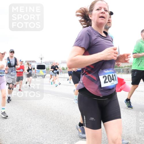 29.06.2025 - hella hamburg halbmarathon Lena Gebhardt http://msf.ph/oto/8323705 29.06.2025 10:57:35 Lombardsbrücke 9824, 5316, 127991, 3750, 2041, 1123, 1242, 1248, 1265, 1643, 2015, 2041, 2370, 2451, 2567, 2900, 3191, 3195, 3385, 3388, 3433, 3723, 3750, 3851, 3954, 4059, 4086, 4106, 4180, 4197, 4485, 4521, 4611, 4830, 4998, 5117, 5316, 5632, 5639, 5736, 5738, 6053, 6827, 6832, 6857, 6916, 7172, 7193, 7592, 7720, 7728, 7787, 8035, 8159, 8224, 8287, 8386, 8474, 8540, 8552, 8679, 8708, 8773, 8851, 8853, 8873, 9059, 9110, 9233, 9318, 9394, 9496, 9613 meine-sportfotos.de