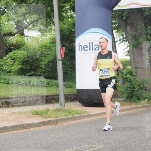 29.06.2025 - hella hamburg halbmarathon KatJ http://msf.ph/oto/8323815 29.06.2025 10:16:47 Zwischen KM18-KM19  meine-sportfotos.de