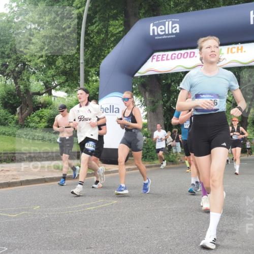 29.06.2025 - hella hamburg halbmarathon KatJ http://msf.ph/oto/8323953 29.06.2025 10:46:16 Zwischen KM18-KM19 2780, 6220, 7065, 8585 meine-sportfotos.de