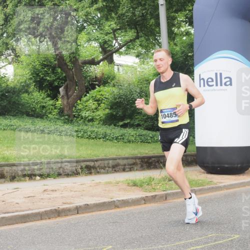 29.06.2025 - hella hamburg halbmarathon KatJ http://msf.ph/oto/8323972 29.06.2025 10:16:48 Zwischen KM18-KM19  meine-sportfotos.de