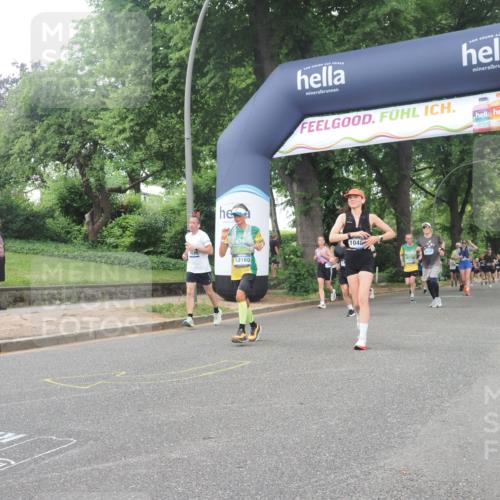 29.06.2025 - hella hamburg halbmarathon KatJ http://msf.ph/oto/8323986 29.06.2025 10:46:18 Zwischen KM18-KM19 2780, 4986, 6220, 8030 meine-sportfotos.de