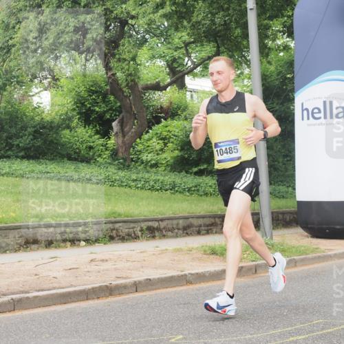 29.06.2025 - hella hamburg halbmarathon KatJ http://msf.ph/oto/8323987 29.06.2025 10:16:48 Zwischen KM18-KM19  meine-sportfotos.de