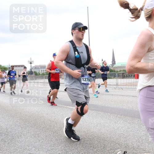 29.06.2025 - hella hamburg halbmarathon Lena Gebhardt http://msf.ph/oto/8324026 29.06.2025 10:57:36 Lombardsbrücke 13427, 5316, 18534, 8873, 1279, 3750, 1123, 1242, 1248, 1265, 1643, 2015, 2041, 2370, 2451, 2567, 2900, 3191, 3195, 3385, 3388, 3433, 3723, 3750, 3851, 3954, 4059, 4086, 4106, 4180, 4197, 4485, 4521, 4611, 4830, 4998, 5117, 5316, 5632, 5639, 5736, 5738, 6053, 6827, 6857, 6916, 7172, 7193, 7720, 7728, 7787, 8035, 8159, 8287, 8386, 8474, 8540, 8552, 8708, 8773, 8851, 8853, 8873, 9059, 9110, 9233, 9318, 9394, 9496, 9613 meine-sportfotos.de
