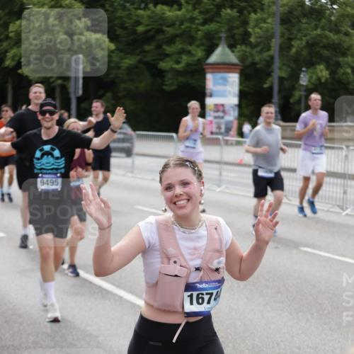 29.06.2025 - hella hamburg halbmarathon Jannik Wohlers http://msf.ph/oto/8324062 29.06.2025 10:39:41 Lombardsbrücke 1058, 1076, 1291, 1586, 1691, 1899, 2019, 2254, 2572, 2866, 2888, 3237, 3515, 3607, 3808, 3882, 3883, 3884, 4173, 4271, 4471, 5229, 5263, 5654, 5877, 5901, 6097, 6548, 6698, 6750, 6890, 6920, 7045, 7455, 7456, 8622, 8815, 8865, 8866, 9187, 9195, 9292, 9495, 10474, 10806, 10818, 10953, 11188, 11242, 11244, 11717, 11874, 12414, 12883, 12906, 13005, 13069, 13577, 13651, 14327, 14578, 15111, 16784, 19163 meine-sportfotos.de