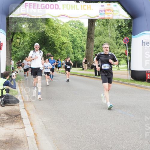 29.06.2025 - hella hamburg halbmarathon MichiJ http://msf.ph/oto/8324082 29.06.2025 10:37:32 Zwischen KM18-KM19 1216, 1399, 2878, 3543, 5978, 6712, 9551, 11579, 11975, 13159, 13812, 13875, 14248, 14794, 16731, 17319, 17384, 17908, 18064, 18370 meine-sportfotos.de