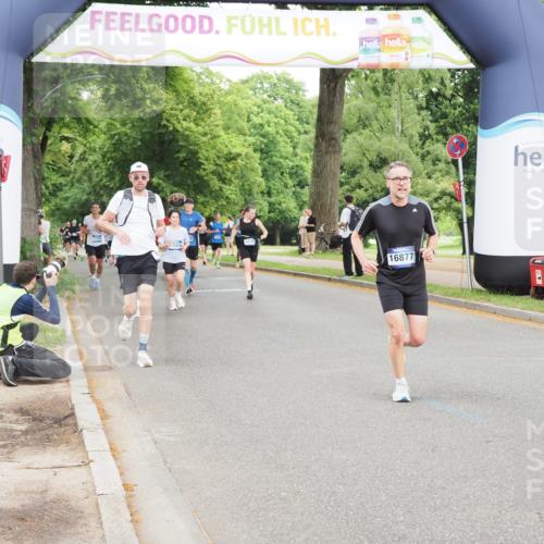 29.06.2025 - hella hamburg halbmarathon MichiJ http://msf.ph/oto/8324118 29.06.2025 10:37:33 Zwischen KM18-KM19 1216, 1399, 2878, 3543, 9551, 11579, 11975, 13159, 13812, 13875, 14248, 14794, 16731, 16877, 17001, 17319, 17384, 17908, 18370 meine-sportfotos.de