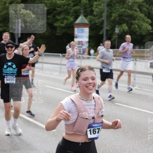 29.06.2025 - hella hamburg halbmarathon Jannik Wohlers http://msf.ph/oto/8324165 29.06.2025 10:39:42 Lombardsbrücke 1058, 1076, 1291, 1586, 1691, 1899, 2019, 2254, 2515, 2572, 2866, 2888, 3237, 3515, 3607, 3808, 3882, 3883, 3884, 4173, 4271, 4471, 5229, 5263, 5654, 5877, 5901, 6097, 6548, 6698, 6750, 6866, 6876, 6890, 6920, 7045, 7174, 7455, 7456, 7675, 7850, 8622, 8815, 8865, 8866, 9187, 9195, 9292, 9495, 10474, 10806, 10818, 10953, 11188, 11242, 11244, 11717, 11874, 12414, 12883, 12906, 13005, 13069, 13290, 13577, 13651, 14327, 14578, 15111, 19163 meine-sportfotos.de