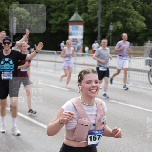 29.06.2025 - hella hamburg halbmarathon Jannik Wohlers http://msf.ph/oto/8324217 29.06.2025 10:39:42 Lombardsbrücke 1058, 1076, 1291, 1586, 1691, 1899, 2019, 2254, 2515, 2572, 2866, 2888, 3237, 3515, 3607, 3808, 3882, 3883, 3884, 4173, 4271, 4471, 5229, 5263, 5654, 5877, 5901, 6097, 6548, 6698, 6750, 6866, 6876, 6890, 6920, 7045, 7174, 7455, 7456, 7675, 7850, 8622, 8815, 8865, 8866, 9187, 9195, 9292, 9495, 10474, 10806, 10818, 10953, 11188, 11242, 11244, 11717, 11874, 12414, 12883, 12906, 13005, 13069, 13290, 13577, 13651, 14327, 14578, 15111, 19163 meine-sportfotos.de