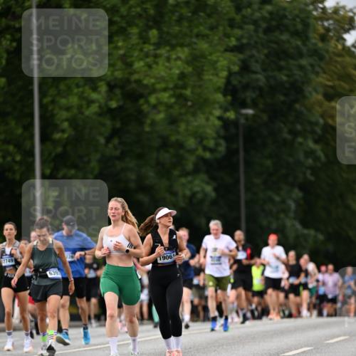 29.06.2025 - hella hamburg halbmarathon Dr. Thomas Lammeyer http://msf.ph/oto/8324276 29.06.2025 10:39:23 Kennedybrücke 1417, 1497, 1821, 1849, 2198, 2265, 2482, 3170, 3409, 3958, 4333, 4564, 4696, 4884, 5027, 5793, 6335, 6365, 6379, 6397, 6571, 6746, 6803, 6859, 7020, 7386, 7733, 8249, 8369, 9164, 9248, 9342, 9803, 10335, 10358, 10393, 10464, 10606, 11320 meine-sportfotos.de
