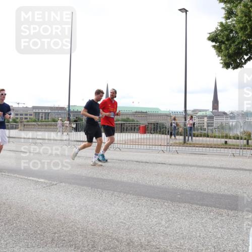 29.06.2025 - hella hamburg halbmarathon Lena Gebhardt http://msf.ph/oto/8324300 29.06.2025 10:23:09 Lombardsbrücke 6578, 34, 1029, 1362, 1853, 2766, 2925, 3003, 3029, 3034, 3600, 4190, 4266, 4728, 4793, 5223, 5629, 6502, 6578, 6784, 6785, 6849, 7266, 7820, 7891, 7925, 8687, 8688, 8716, 8918, 8920, 9133, 9301, 9877, 9913, 10205, 10739, 10826, 11798, 11879, 12025, 12073, 12190, 12265, 13560, 13921, 14041, 14265, 14338, 14510, 14525, 14801, 14821, 16416, 16558, 17013, 17099, 17207, 17299, 17719 meine-sportfotos.de