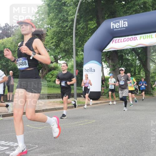 29.06.2025 - hella hamburg halbmarathon KatJ http://msf.ph/oto/8324303 29.06.2025 10:46:19 Zwischen KM18-KM19 2780, 4986, 6220, 8030 meine-sportfotos.de